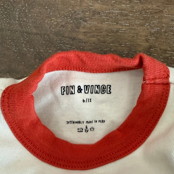 Fin & Vince retro tshirt - Picture 2 of 3